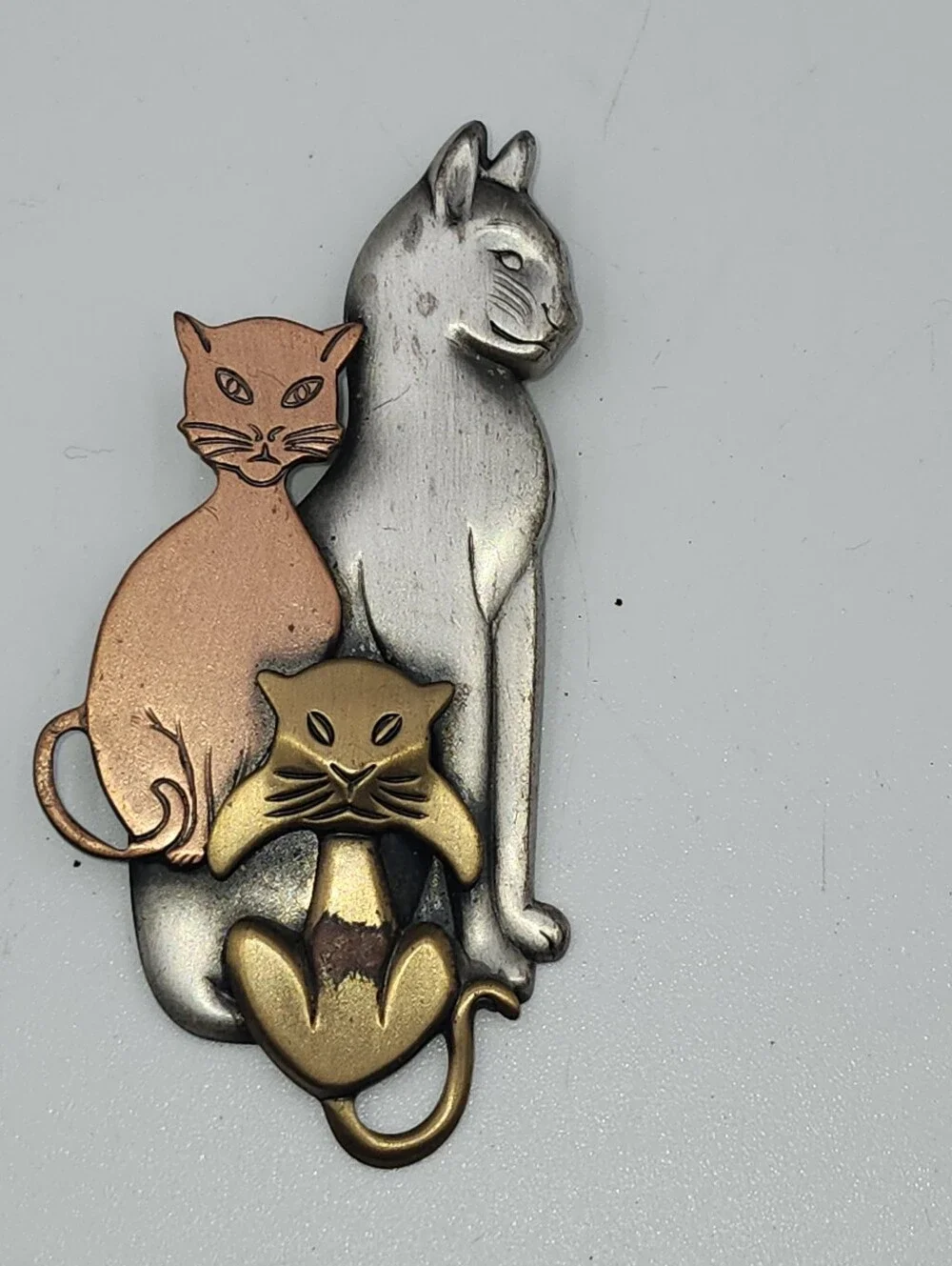 Vintage K&T Cat Trio copper silver tone Metal Brooch, Signed Lapel Pin, Estate